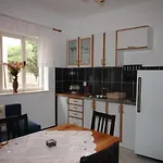 Tribunj 7117b Apartment *