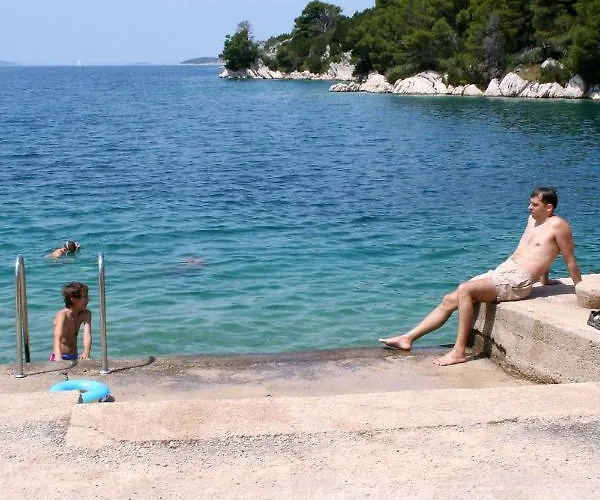 Tribunj 7117b Apartman *